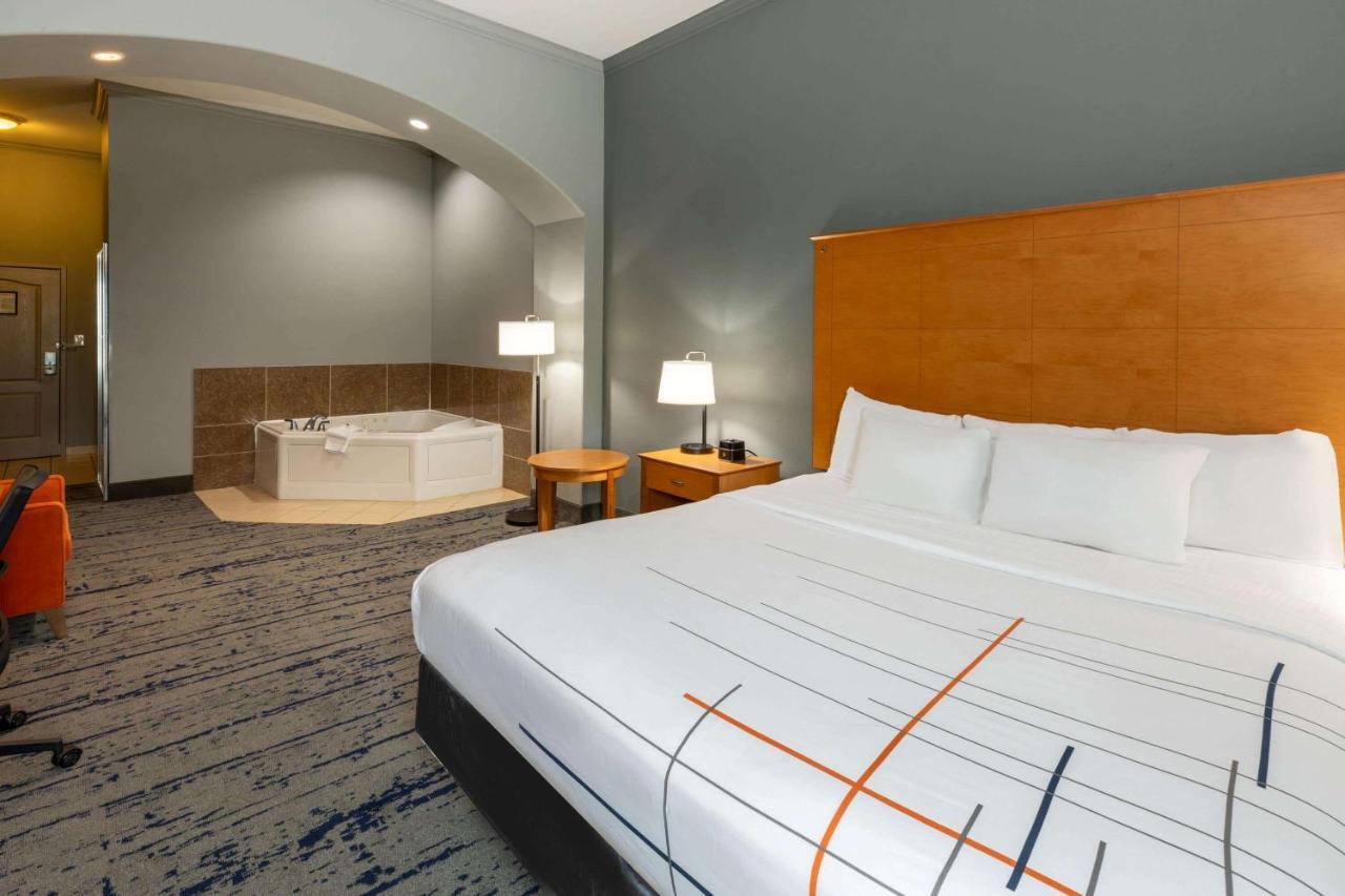 La Quinta By Wyndham Bridgeport Hotel Kültér fotó